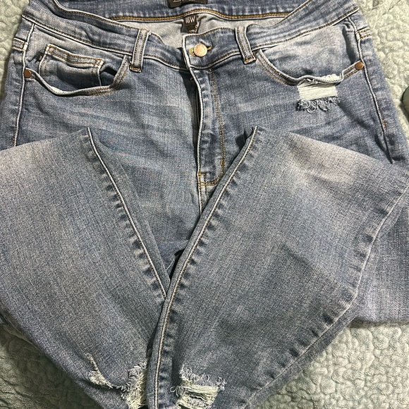 Judy Blue Jeans - Picture 1 of 3